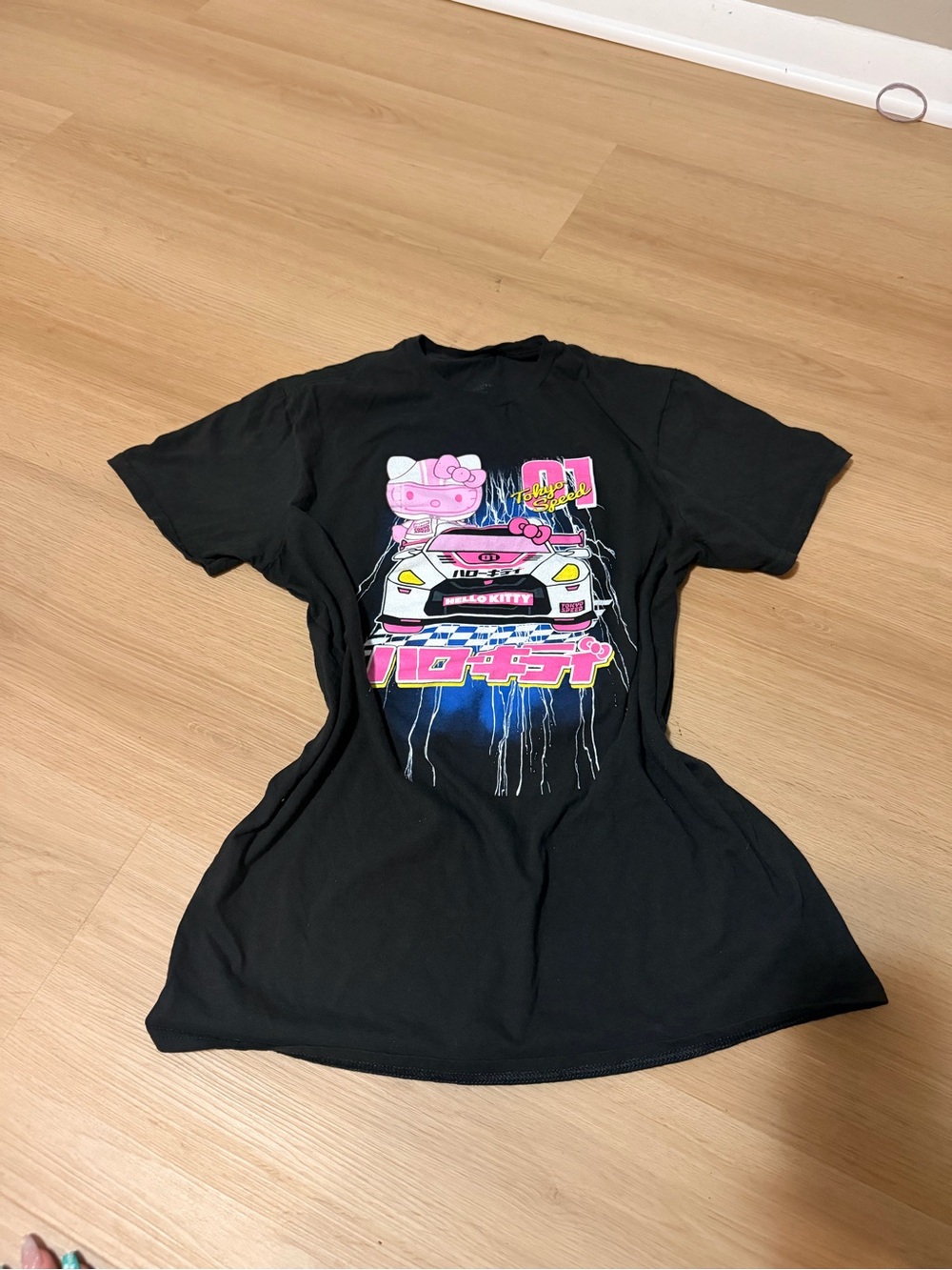 Hello Kitty Graphic Short Sleeve Tee in Black